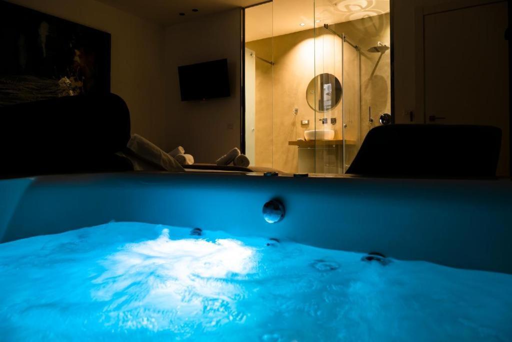 Maximum Hub Suite&Spa Palermo Bagian luar foto