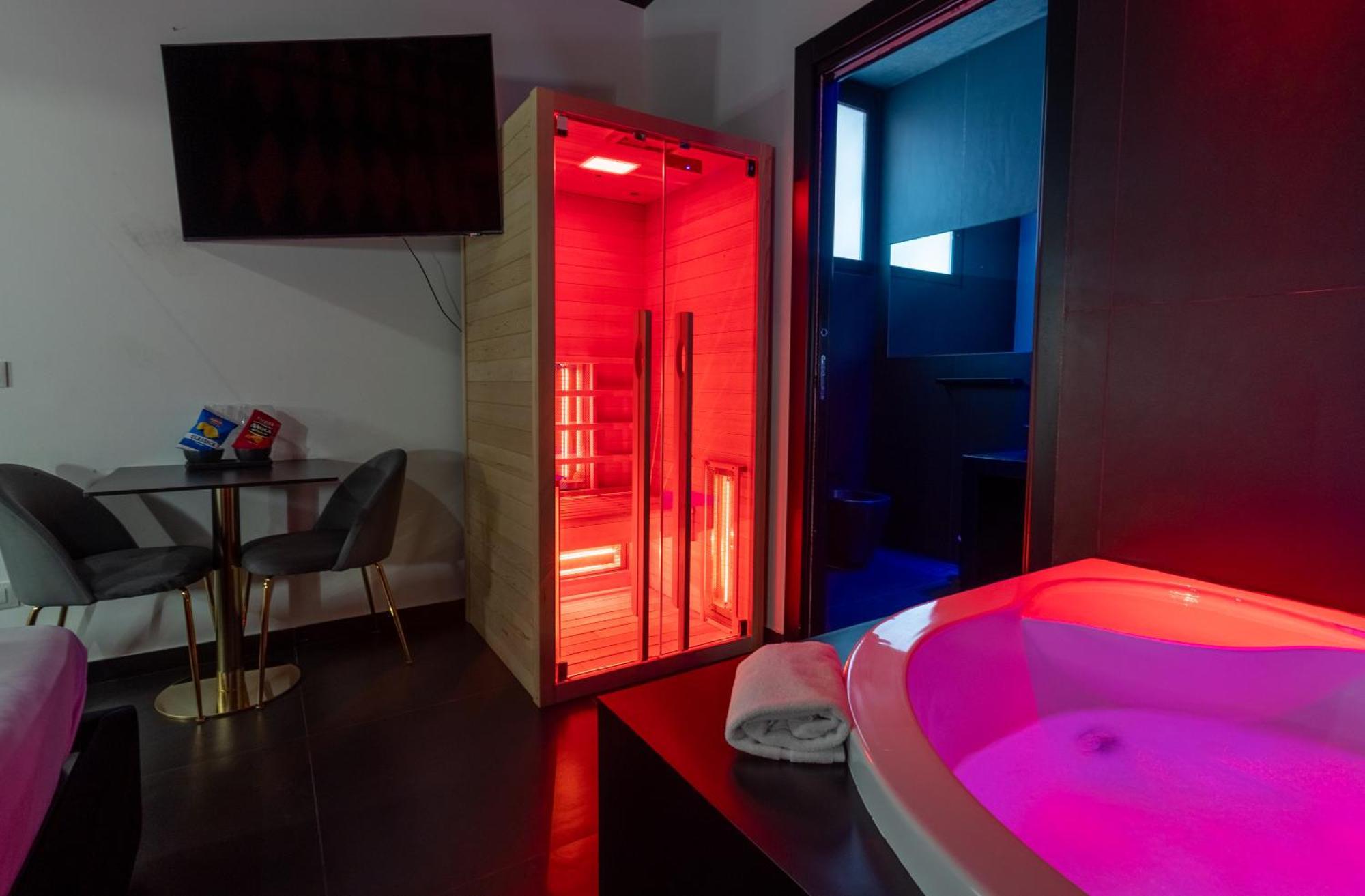 Maximum Hub Suite&Spa Palermo Bagian luar foto
