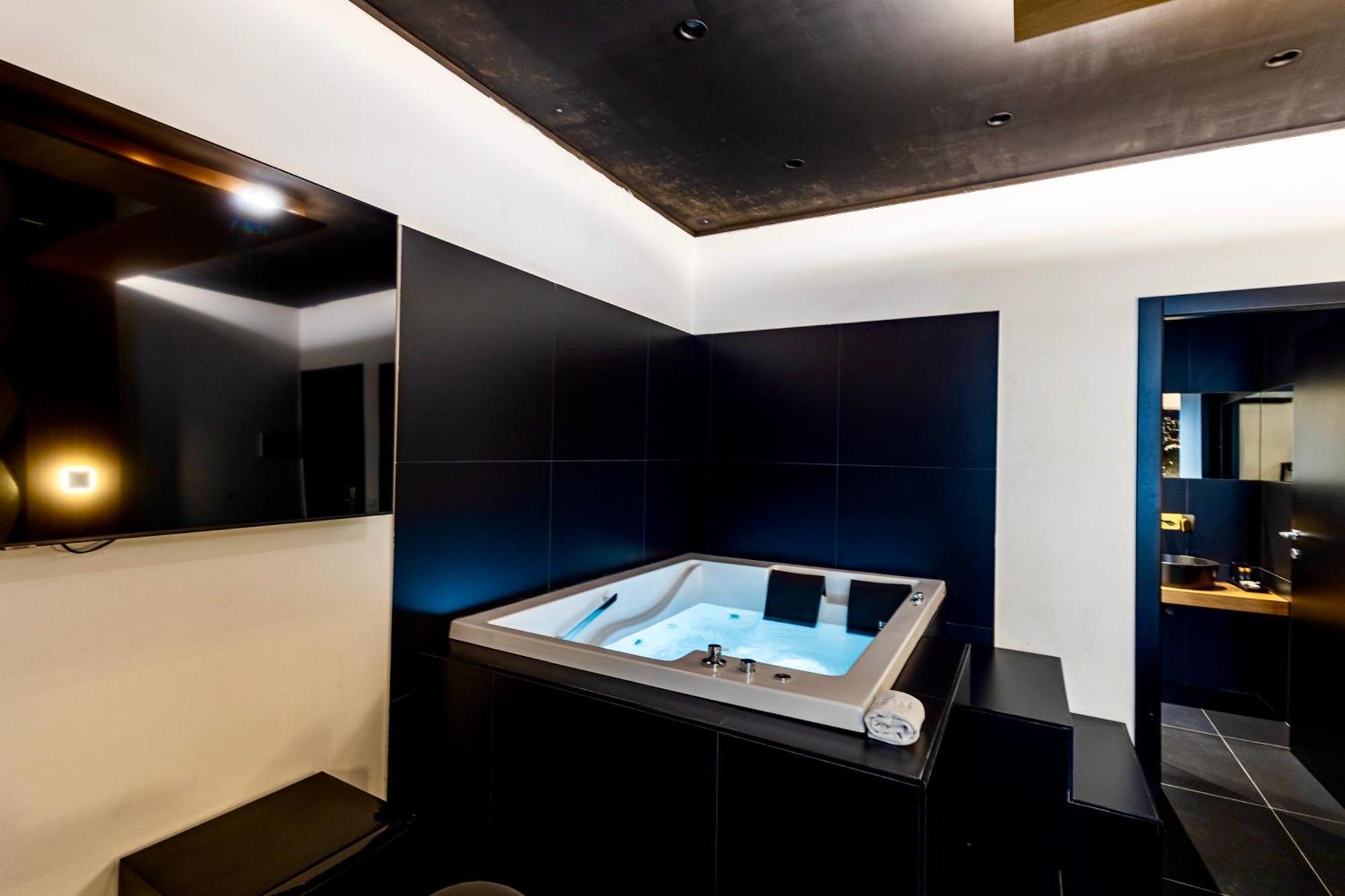 Maximum Hub Suite&Spa Palermo Bagian luar foto