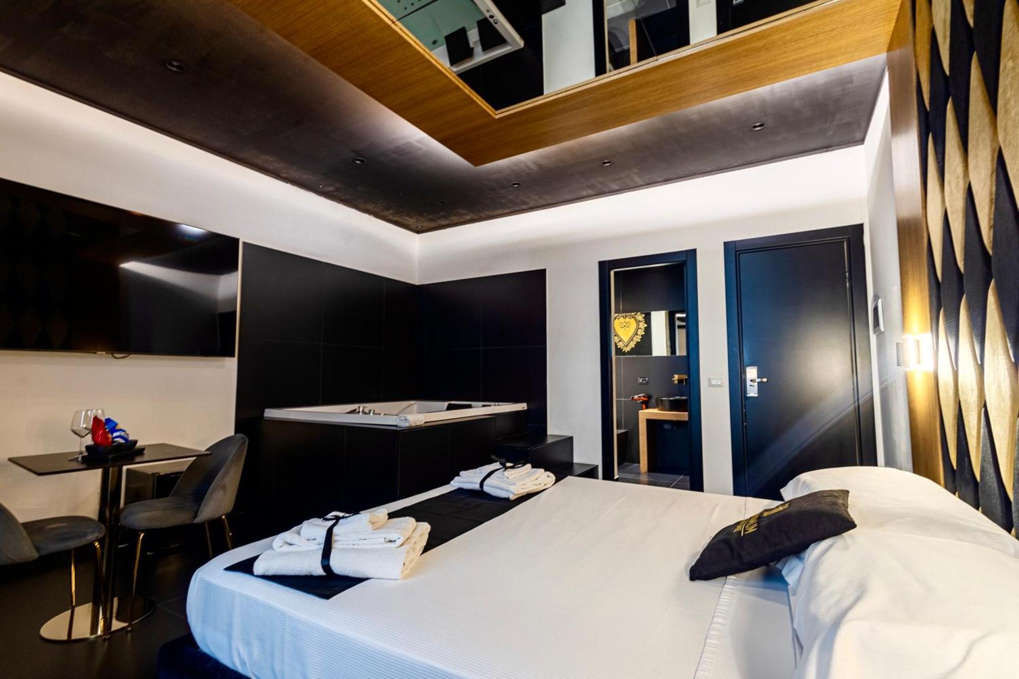 Maximum Hub Suite&Spa Palermo Bagian luar foto