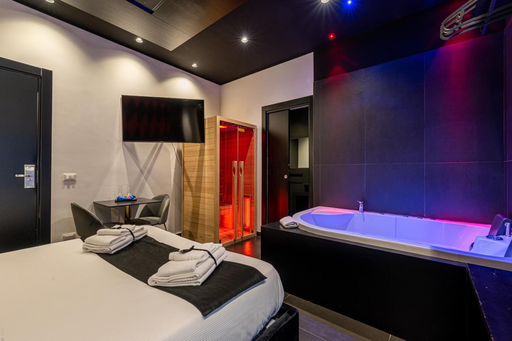 Maximum Hub Suite&Spa Palermo Bagian luar foto